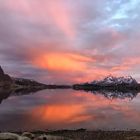 Amazing Sea House In Magic Lofoten *
